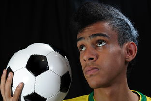 米兰体育在线登录-战术板上的奇迹：分析冠军球队的战术布局，冠军技巧